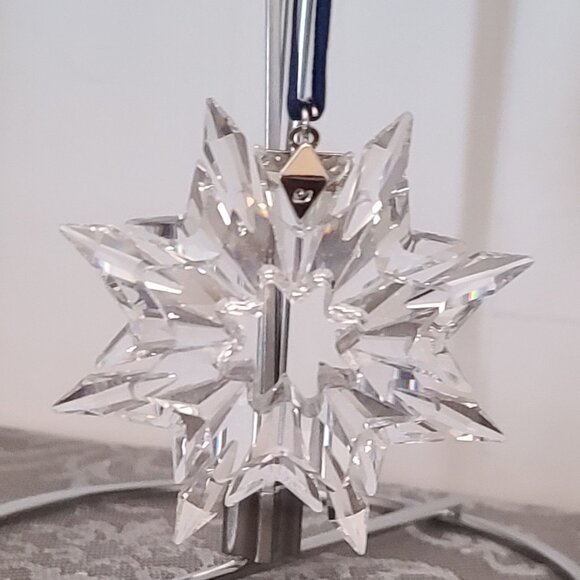 2003 Swarovski Annual Christmas Snowflake Ornament – Retired & Sparkling! - Picture 6 of 7